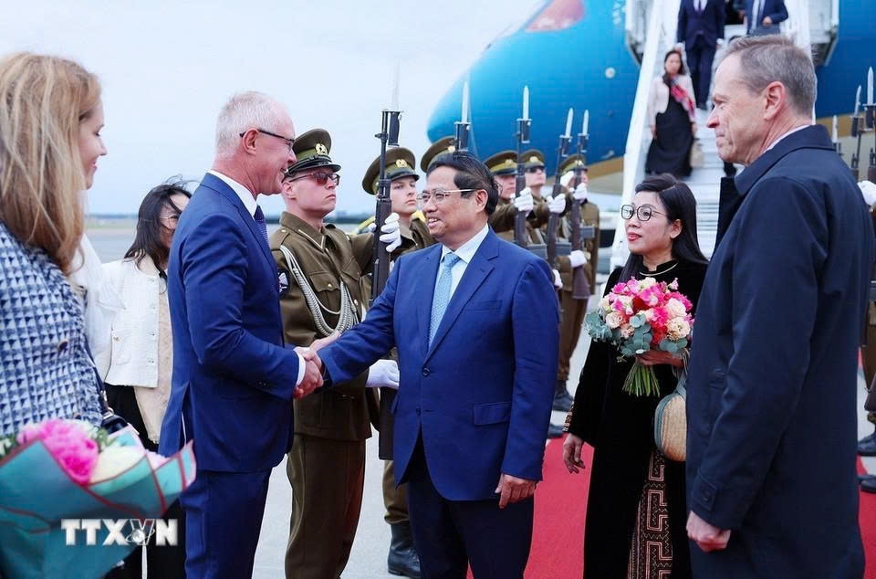PM Pham Minh Chinh arrives in Tallinn, begins Estonia visit